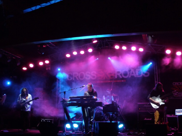 032-crossroads 608 × 456